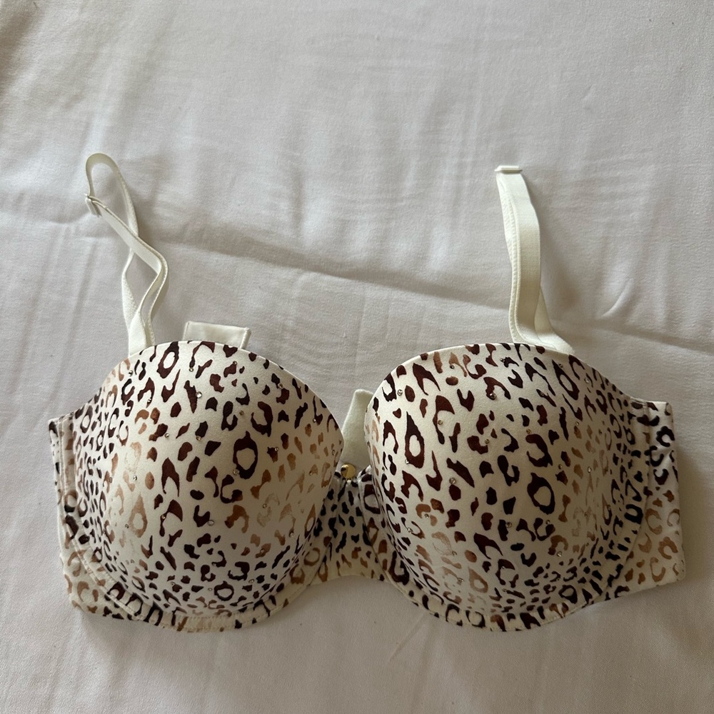 Victoria Secret Bra 34DD like new